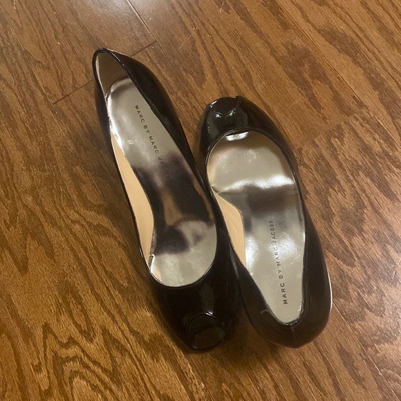 NWT Marc by Marc Jacobs Black Patent, 8.5/38.5, Made in Italy, 2.5” heels, box - Picture 2 of 6